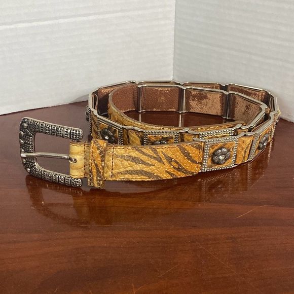 Berge | Accessories | Berge Leather Belt With Metal Floral  display picture 1